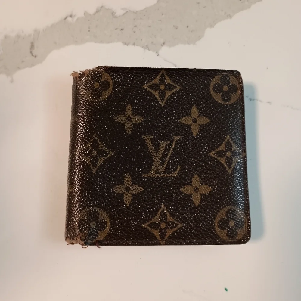 Authentic LOUIS VUITTON Monogram Canvas Leather Marco Bifold Wallet